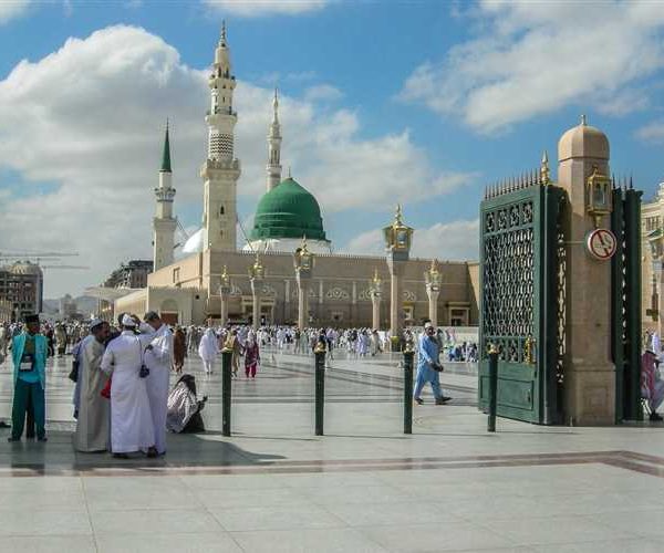 Guided Hajj & Umrah Tours for Individuals and Families